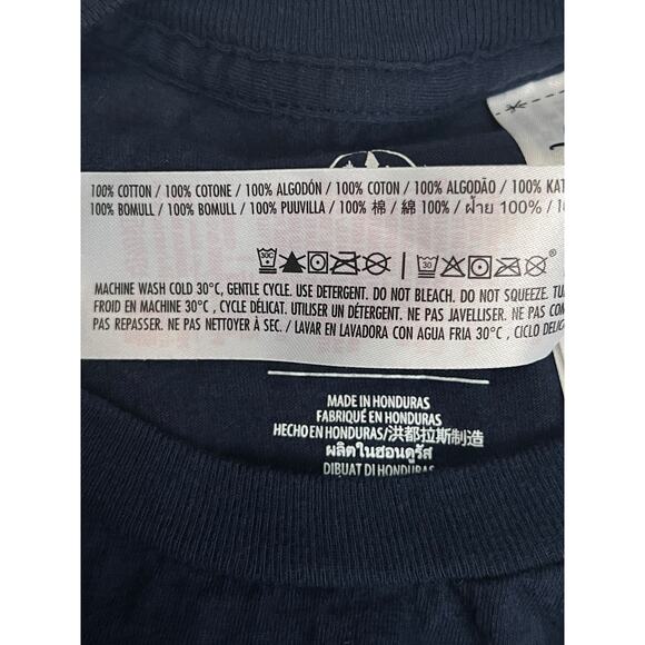 Disney Donald Duck T-shirt in a Santa hat Top of the Naughty List Navy Medium - Picture 6 of 10